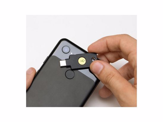 Fotografija izdelka Varnostni ključ Yubico YubiKey 5C NFC FIPS, USB-C, črn