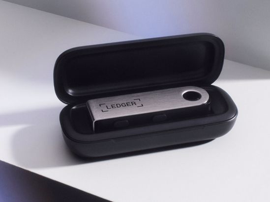 Fotografija izdelka Zaščitni ovitek za strojno denarnico Ledger Nano X Case, črn